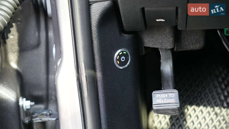 Внедорожник / Кроссовер Jeep Grand Cherokee 2016 в Березане