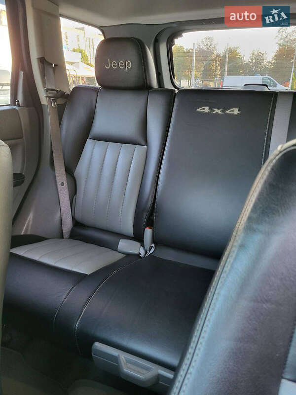 Внедорожник / Кроссовер Jeep Grand Cherokee 2006 в Кременчуге