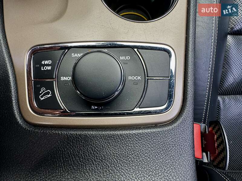 Внедорожник / Кроссовер Jeep Grand Cherokee 2014 в Киеве