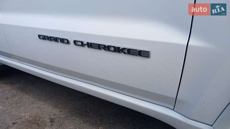 Внедорожник / Кроссовер Jeep Grand Cherokee 2015 в Полтаве