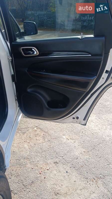 Внедорожник / Кроссовер Jeep Grand Cherokee 2015 в Полтаве