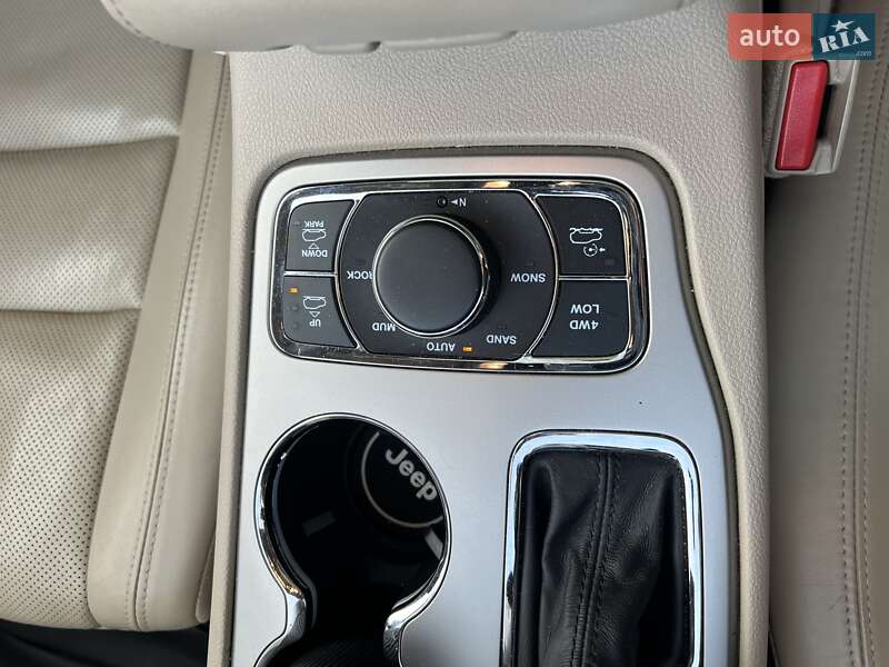 Внедорожник / Кроссовер Jeep Grand Cherokee 2016 в Тернополе