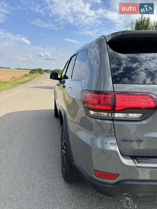 Внедорожник / Кроссовер Jeep Grand Cherokee 2020 в Киеве