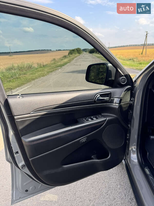 Внедорожник / Кроссовер Jeep Grand Cherokee 2020 в Киеве