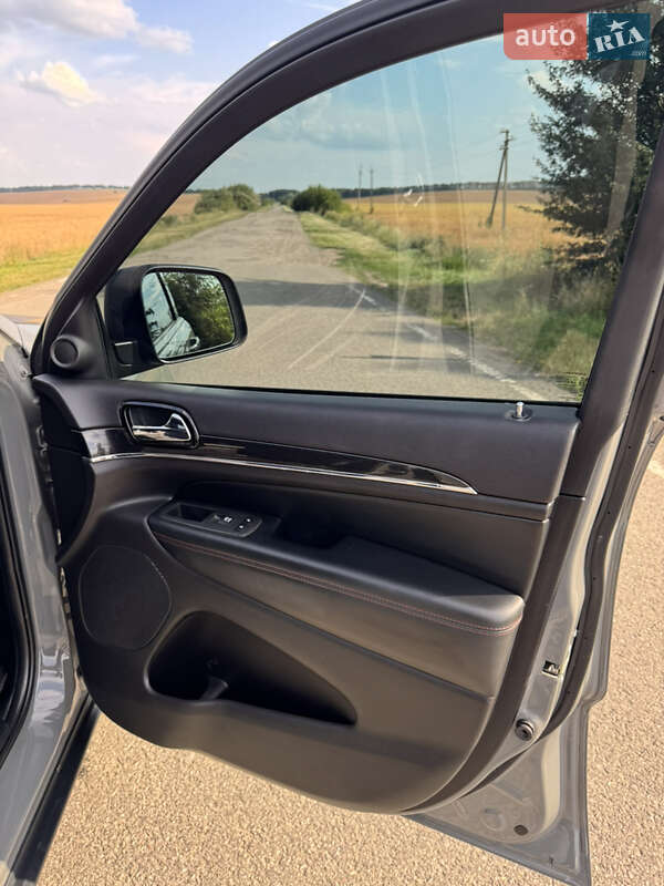 Внедорожник / Кроссовер Jeep Grand Cherokee 2020 в Киеве