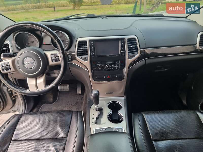Внедорожник / Кроссовер Jeep Grand Cherokee 2011 в Шумске