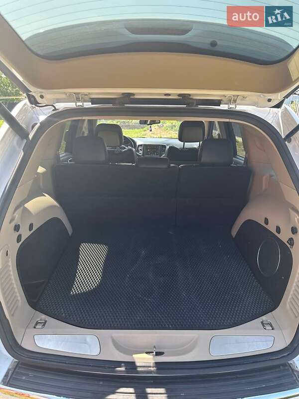 Внедорожник / Кроссовер Jeep Grand Cherokee 2013 в Звягеле фото 7 Внедорожник / Кроссовер Jeep Grand Cherokee 2013 в Звягеле