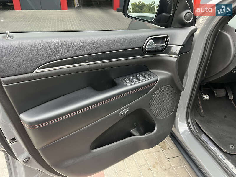 Внедорожник / Кроссовер Jeep Grand Cherokee 2019 в Черкассах фото 10 Внедорожник / Кроссовер Jeep Grand Cherokee 2019 в Черкассах