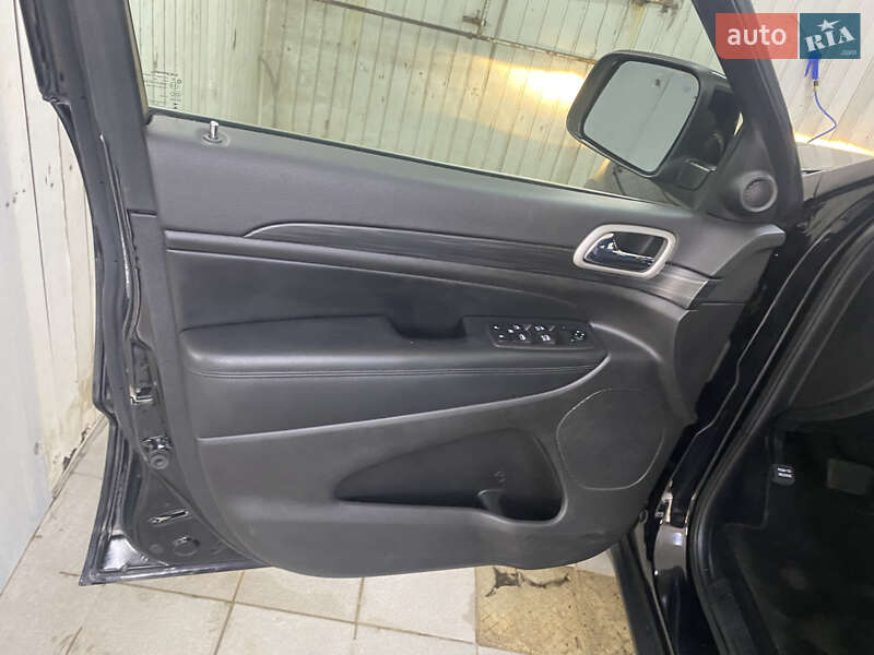 Позашляховик / Кросовер Jeep Grand Cherokee 2020 в Києві фото 8 Позашляховик / Кросовер Jeep Grand Cherokee 2020 в Києві