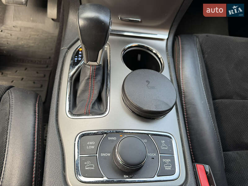 Позашляховик / Кросовер Jeep Grand Cherokee 2016 в Києві фото 9 Позашляховик / Кросовер Jeep Grand Cherokee 2016 в Києві