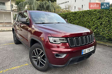 Позашляховик / Кросовер Jeep Grand Cherokee 2016 в Києві