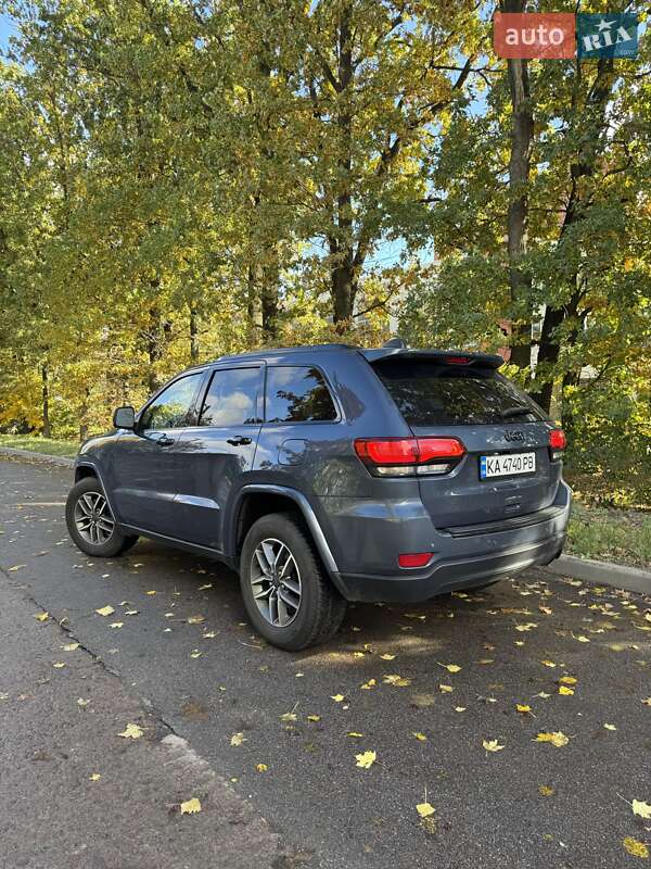 Внедорожник / Кроссовер Jeep Grand Cherokee 2020 в Киеве