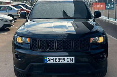 Позашляховик / Кросовер Jeep Grand Cherokee 2017 в  фото 3 Позашляховик / Кросовер Jeep Grand Cherokee 2017 в