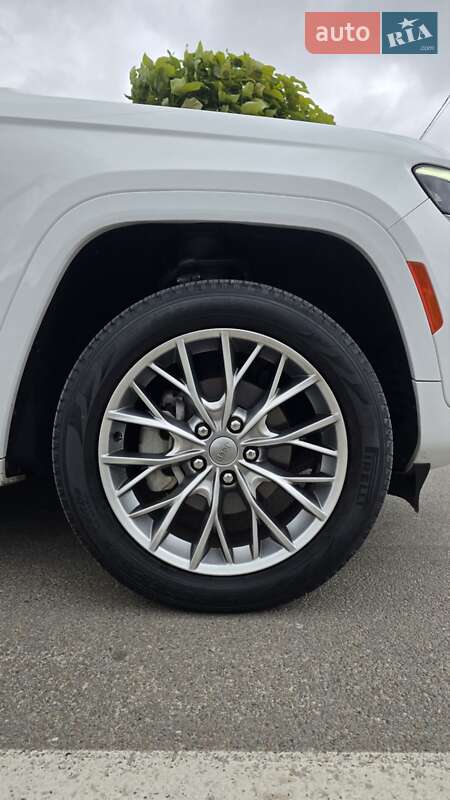 Внедорожник / Кроссовер Jeep Grand Cherokee 2022 в Киеве фото 17 Внедорожник / Кроссовер Jeep Grand Cherokee 2022 в Киеве