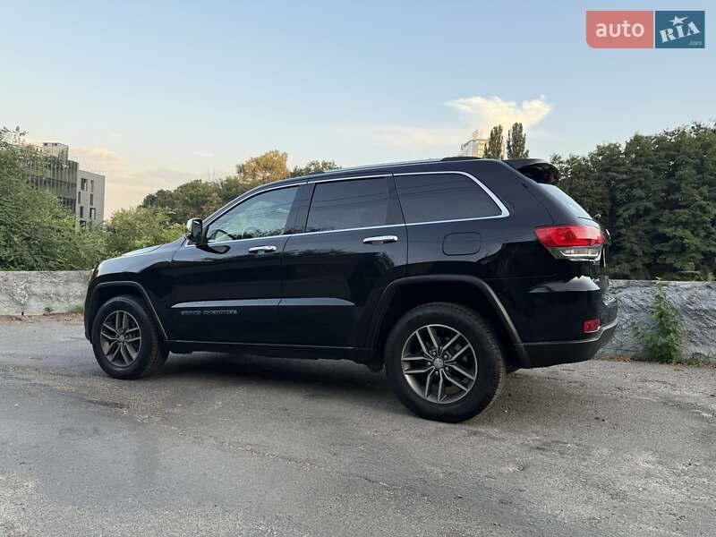 Внедорожник / Кроссовер Jeep Grand Cherokee 2017 в Киеве