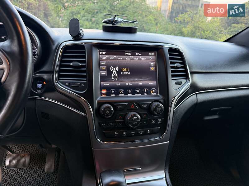 Внедорожник / Кроссовер Jeep Grand Cherokee 2017 в Киеве