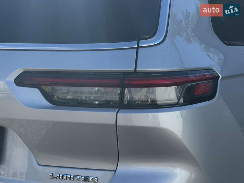Внедорожник / Кроссовер Jeep Grand Cherokee 2023 в Львове