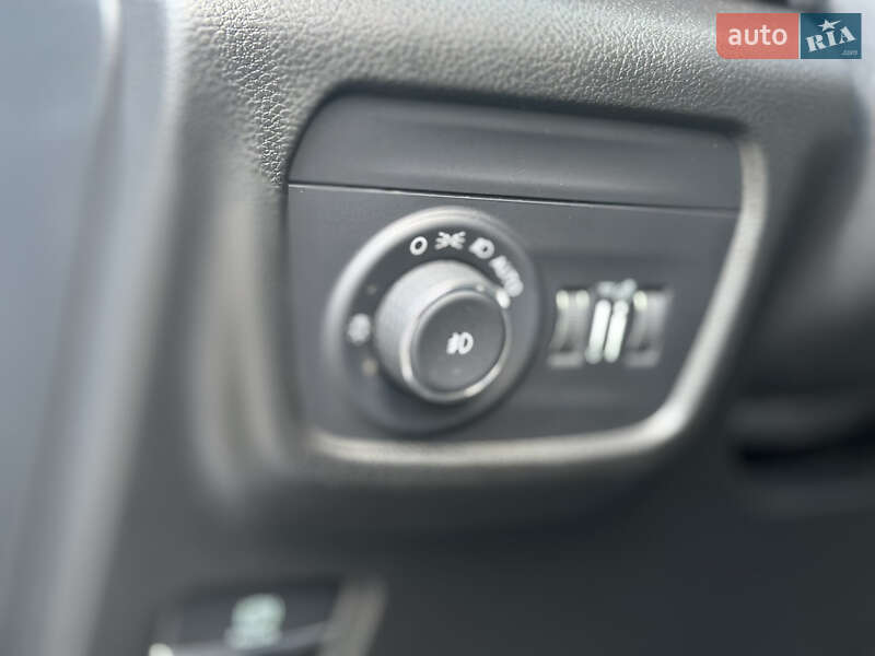 Внедорожник / Кроссовер Jeep Grand Cherokee 2023 в Львове