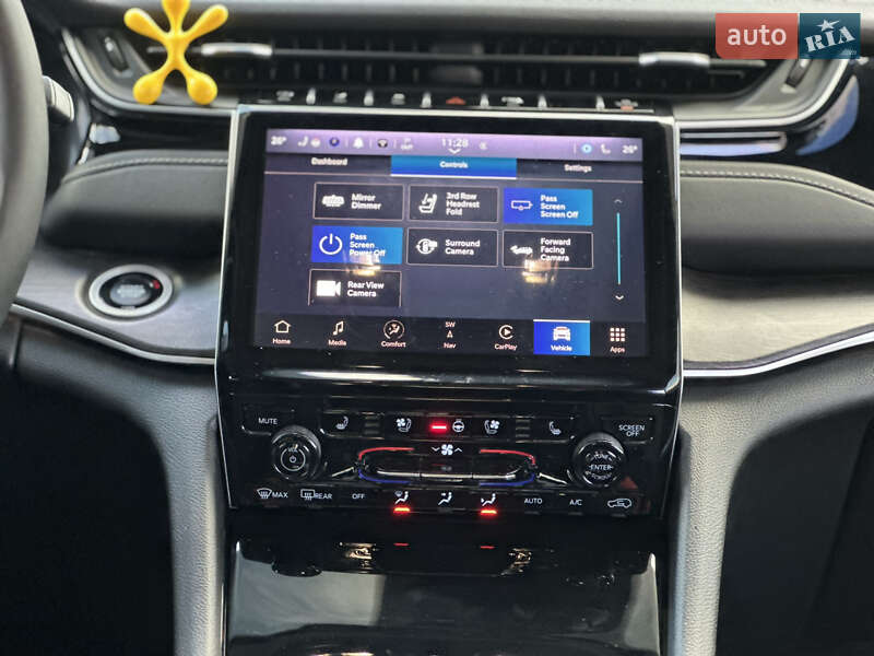 Внедорожник / Кроссовер Jeep Grand Cherokee 2023 в Львове
