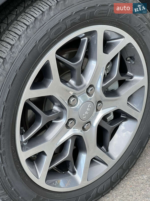 Внедорожник / Кроссовер Jeep Grand Cherokee 2021 в Одессе
