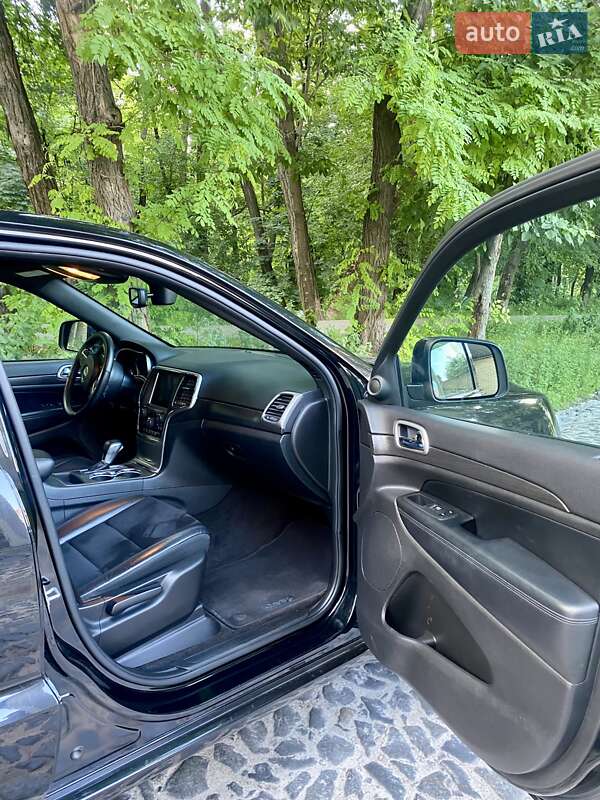 Внедорожник / Кроссовер Jeep Grand Cherokee 2018 в Киеве фото 9 Внедорожник / Кроссовер Jeep Grand Cherokee 2018 в Киеве