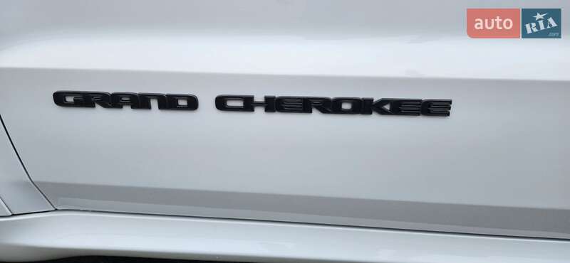Внедорожник / Кроссовер Jeep Grand Cherokee 2018 в Киеве фото 8 Внедорожник / Кроссовер Jeep Grand Cherokee 2018 в Киеве