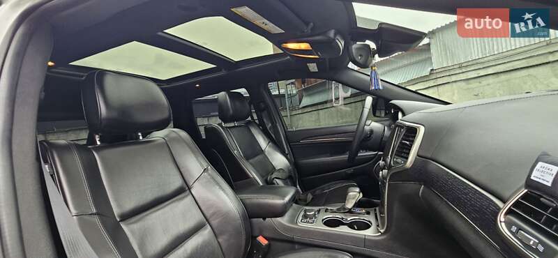 Внедорожник / Кроссовер Jeep Grand Cherokee 2018 в Киеве фото 49 Внедорожник / Кроссовер Jeep Grand Cherokee 2018 в Киеве