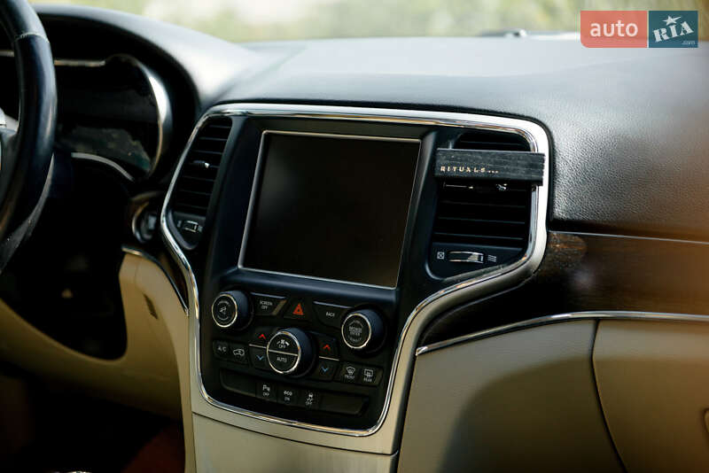 Внедорожник / Кроссовер Jeep Grand Cherokee 2013 в Тячеве фото 45 Внедорожник / Кроссовер Jeep Grand Cherokee 2013 в Тячеве