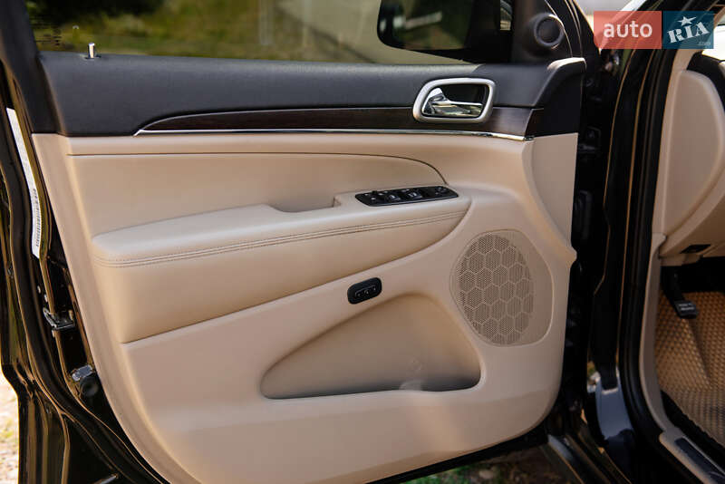 Внедорожник / Кроссовер Jeep Grand Cherokee 2013 в Тячеве фото 77 Внедорожник / Кроссовер Jeep Grand Cherokee 2013 в Тячеве