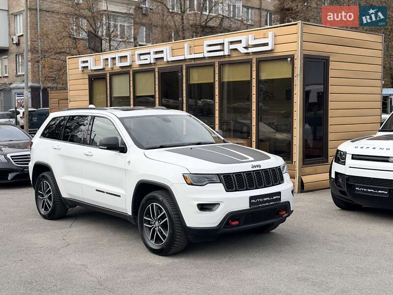 Внедорожник / Кроссовер Jeep Grand Cherokee 2018 в Киеве фото 4 Внедорожник / Кроссовер Jeep Grand Cherokee 2018 в Киеве