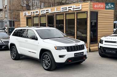 Внедорожник / Кроссовер Jeep Grand Cherokee 2018 в 