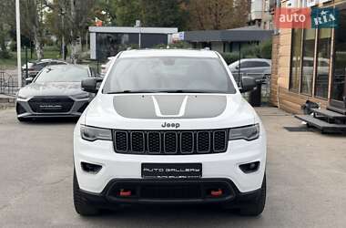 Внедорожник / Кроссовер Jeep Grand Cherokee 2018 в 