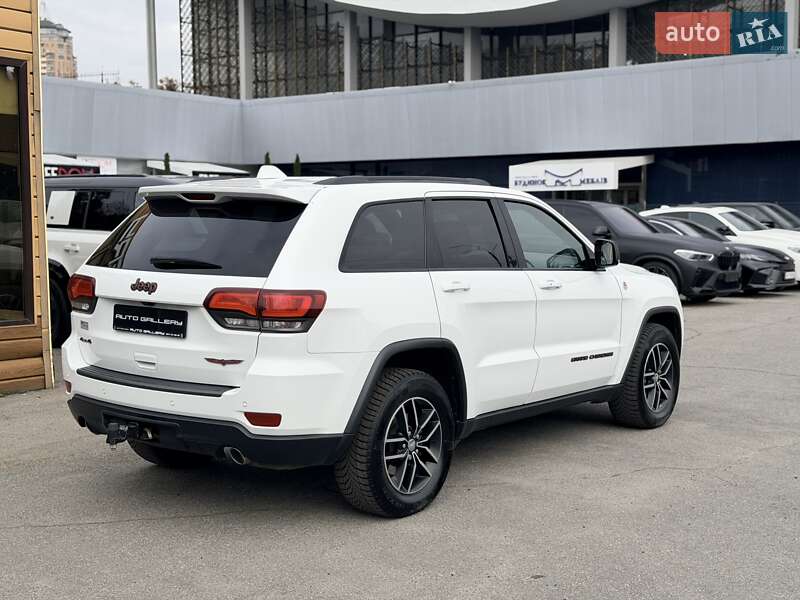 Внедорожник / Кроссовер Jeep Grand Cherokee 2018 в Киеве фото 7 Внедорожник / Кроссовер Jeep Grand Cherokee 2018 в Киеве