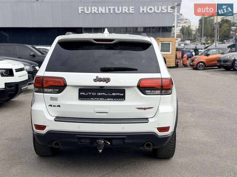 Внедорожник / Кроссовер Jeep Grand Cherokee 2018 в Киеве фото 9 Внедорожник / Кроссовер Jeep Grand Cherokee 2018 в Киеве