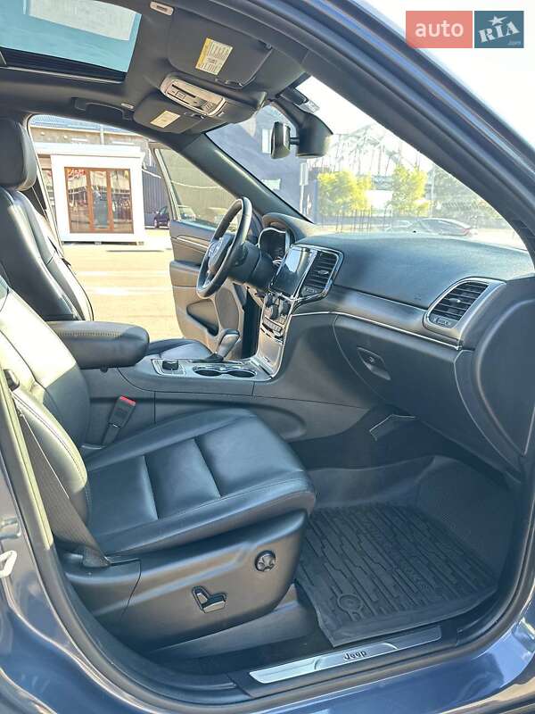 Внедорожник / Кроссовер Jeep Grand Cherokee 2021 в Черновцах