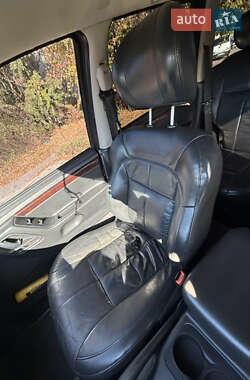 Внедорожник / Кроссовер Jeep Grand Cherokee 2004 в 