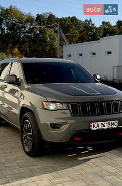 Позашляховик / Кросовер Jeep Grand Cherokee 2020 в  Позашляховик / Кросовер Jeep Grand Cherokee 2020 в