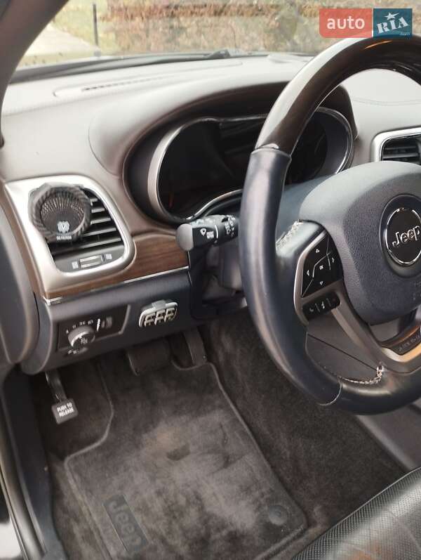 Внедорожник / Кроссовер Jeep Grand Cherokee 2017 в Днепре фото 16 Внедорожник / Кроссовер Jeep Grand Cherokee 2017 в Днепре