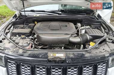 Позашляховик / Кросовер Jeep Grand Cherokee 2019 в  фото 17 Позашляховик / Кросовер Jeep Grand Cherokee 2019 в