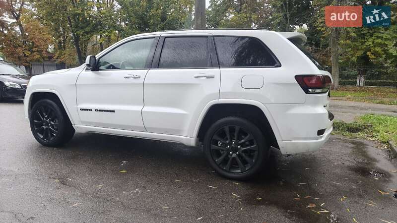 Внедорожник / Кроссовер Jeep Grand Cherokee 2019 в Киеве фото 27 Внедорожник / Кроссовер Jeep Grand Cherokee 2019 в Киеве