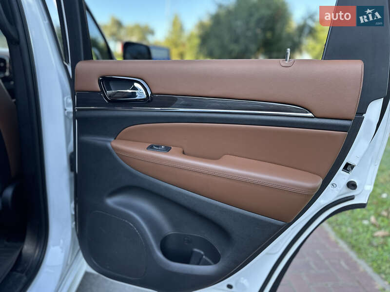 Позашляховик / Кросовер Jeep Grand Cherokee 2020 в Києві фото 42 Позашляховик / Кросовер Jeep Grand Cherokee 2020 в Києві