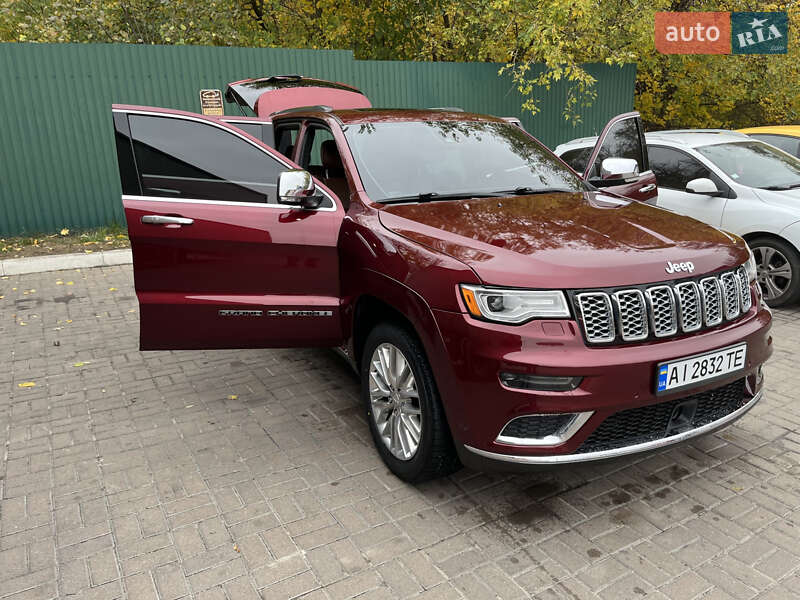 Внедорожник / Кроссовер Jeep Grand Cherokee 2017 в Киеве