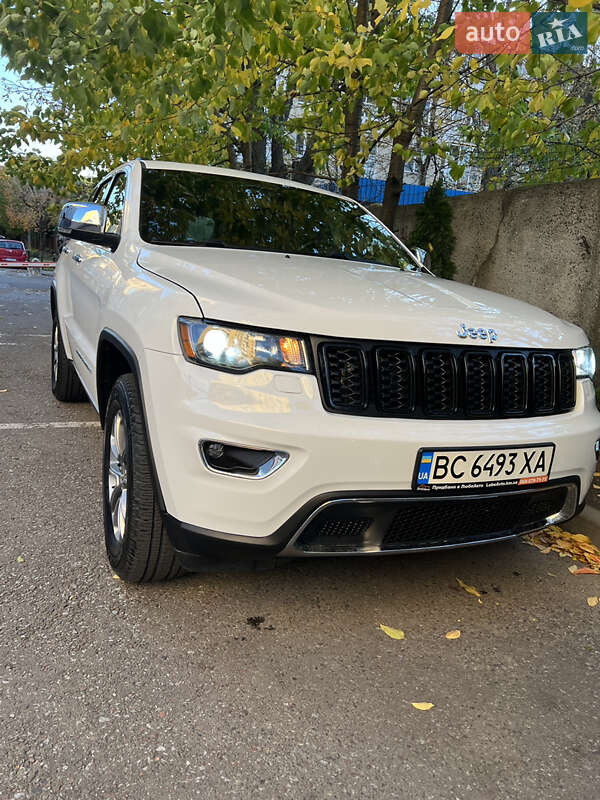 Внедорожник / Кроссовер Jeep Grand Cherokee 2016 в Львове