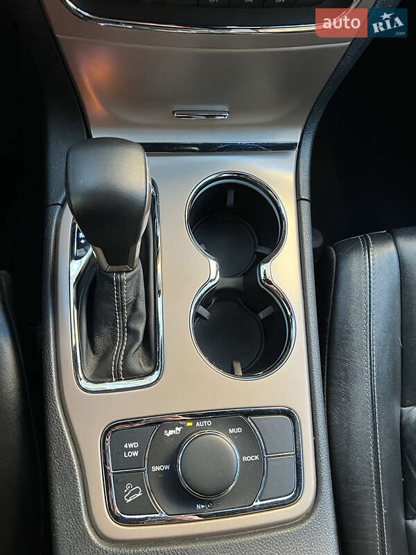 Внедорожник / Кроссовер Jeep Grand Cherokee 2016 в Львове