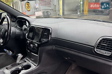 Внедорожник / Кроссовер Jeep Grand Cherokee 2020 в 