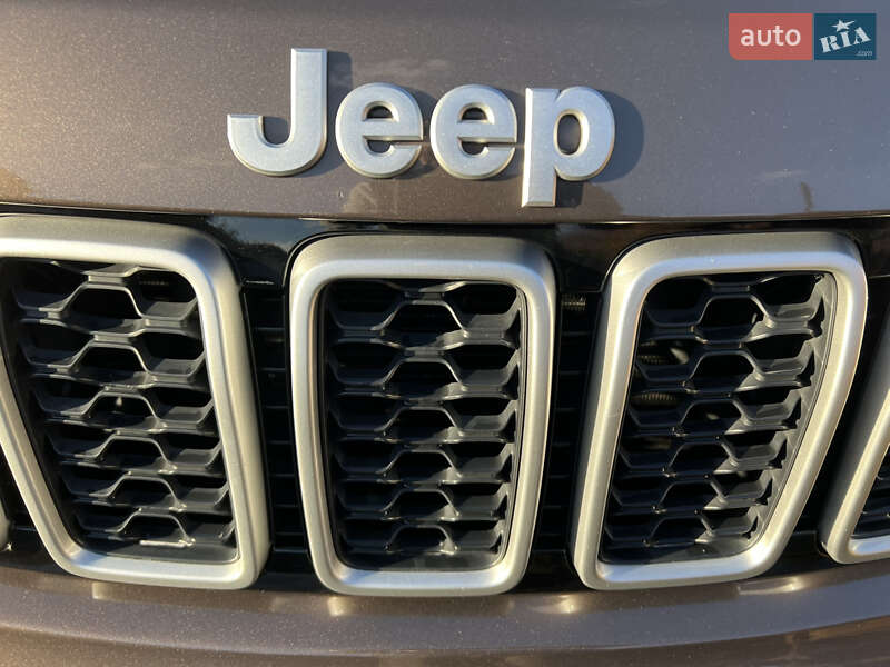Внедорожник / Кроссовер Jeep Grand Cherokee 2021 в Киеве