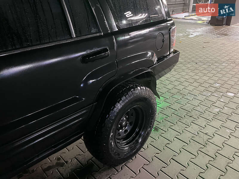 Внедорожник / Кроссовер Jeep Grand Cherokee 2000 в Черновцах