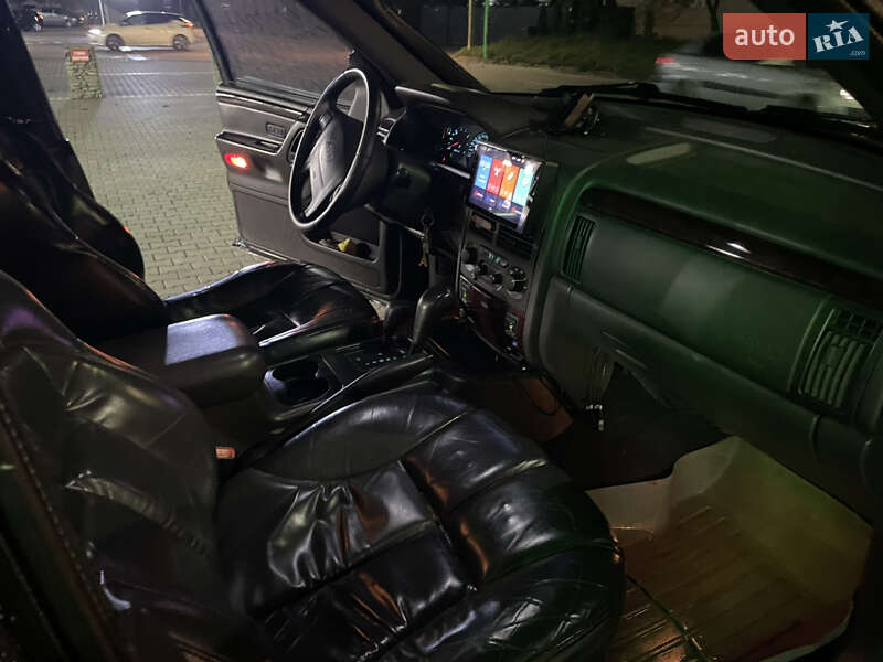 Внедорожник / Кроссовер Jeep Grand Cherokee 2000 в Черновцах