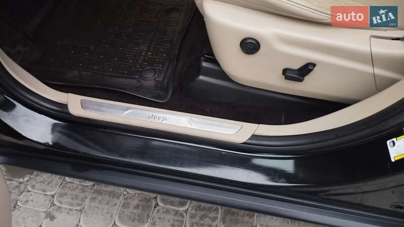 Позашляховик / Кросовер Jeep Grand Cherokee 2016 в Києві фото 10 Позашляховик / Кросовер Jeep Grand Cherokee 2016 в Києві