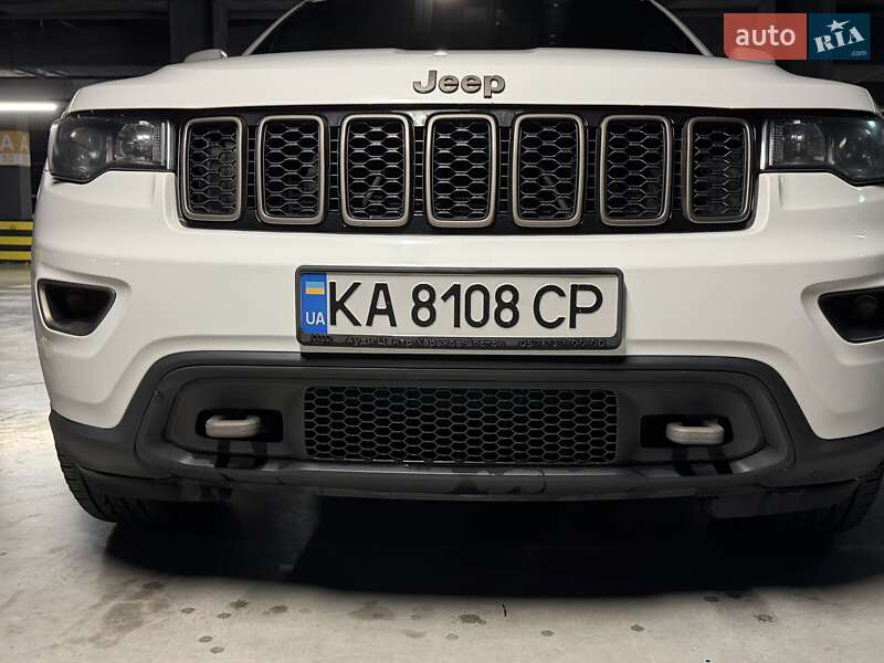 Внедорожник / Кроссовер Jeep Grand Cherokee 2016 в Киеве